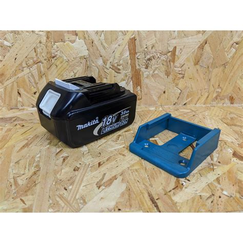 StealthMounts Supports De Batteries Makita 18V 6 Pack BLEU BM MK18 BLU 6