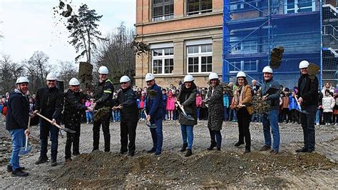 Zwischenbau F R Grundschule Spatenstich Zeigt Auch Kosten Und Zeitplan