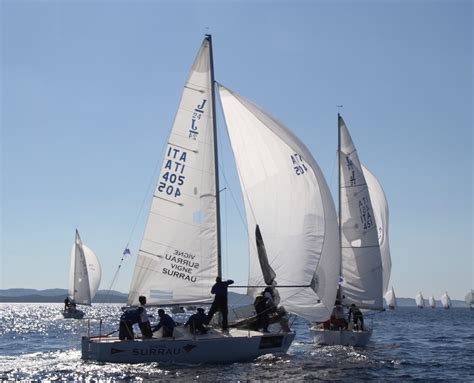 La Classe J24 Inaugura Lo Spettacolo Della Vela Nel Golfo Di Alghero