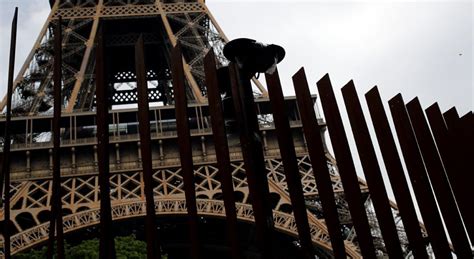 En Fotos Trabajan Para Blindar La Torre Eiffel