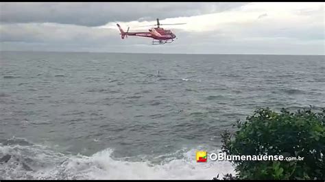 Mulher de 28 anos morre afogada após cair no mar na Praia Grande em