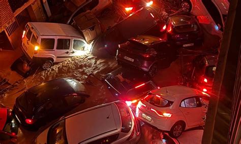 Torrenciales Lluvias Y Desbordamientos Siembran El Caos En Valencia Y