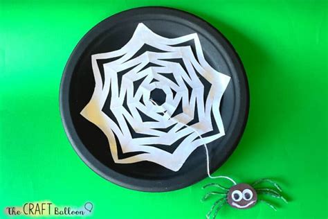 Paper plate spider web (and smiley spider!) - The Craft Balloon