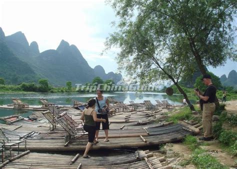 Rafting on Yulong River - Yangshuo Bamboo Rafting Photos, Things to Do ...