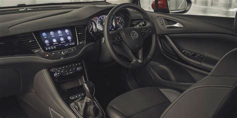 Vauxhall Astra Interior & Infotainment | carwow