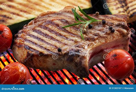 Bife E Vegetais Grelhados Da Carne Imagem De Stock Imagem De Media