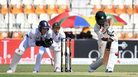 cricket kamrans debut  powers pakistan    cna