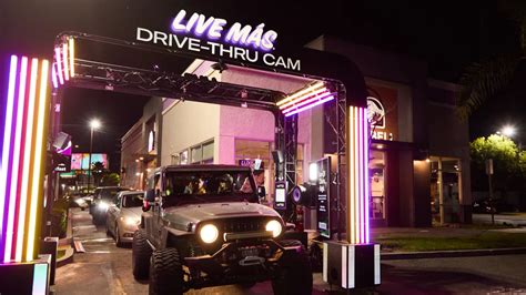 Taco Bells Drive Thru Cameras Give Diners A Shot At Super Bowl Cameos