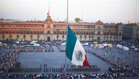 What Do the Colors of the Mexican Flag Mean? | Synonym