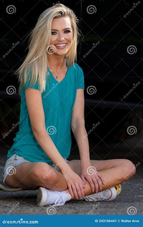 A Lovely Blonde Model Poses Outdoors In A Large City Environment Stock Image Image Of Dating