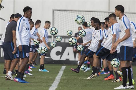 Carille Leva Atletas Para Porto Alegre E Volta A Tirar Guilherme