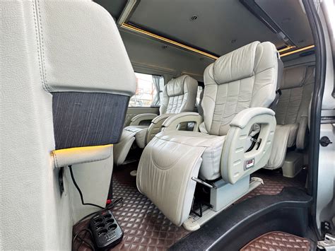 Sewa Hiace Premio Luxury Baze Harian Driver TAKATRANS Kapasitas 8