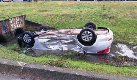 Punta Del Este Triple Choque Y Vuelco En Plena Ciudad Deja Tres