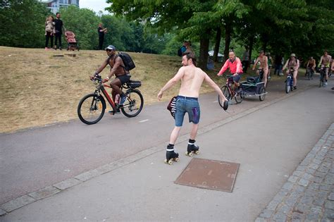 AAC8185 Bristol World Naked Bike Ride In Castle Park On S Flickr