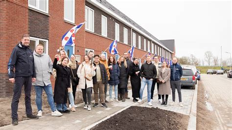 Eerste Sleutels Uitgereikt Aan Bewoners Van De Nieuwe Woonwijk Het Perk