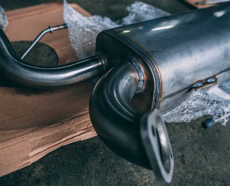 how to fix oil leaking into exhaust