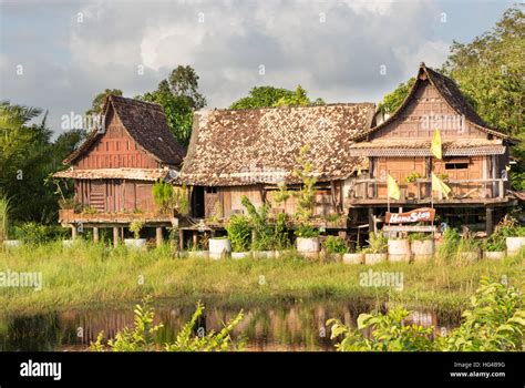 Thailand traditional house hi-res stock photography and images - Alamy