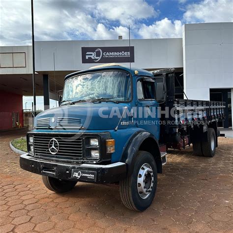 Caminhao Mercedes benz MB 1318 usado à venda