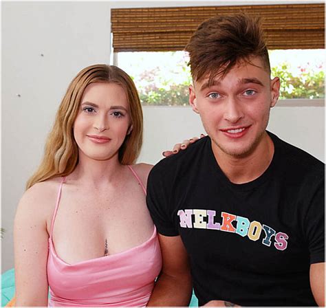 All Sex K S FJ Super Star Brent Savage Rimmed And Gives Lindsay Lee A Pussy Blasting