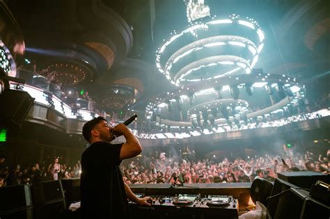 Atomic Liquors finally reveals what's in its Anthony Bourdain tribute