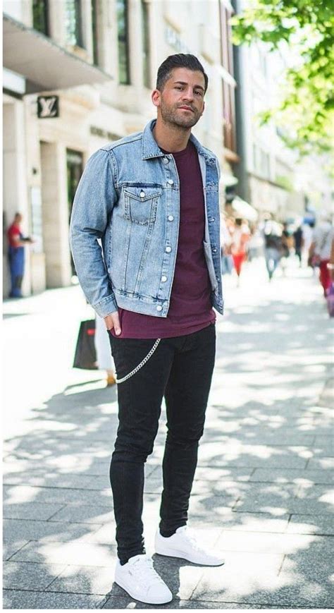 How To Wear A Denim Jacket Sokak Tarzı Erkek Erkek Giysileri Erkek