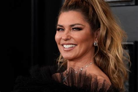 Shania Twain Says Nude Photoshoot Took Courage