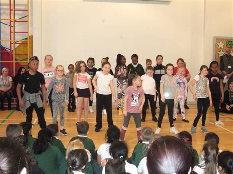 Hillside Primary School Showcase Performance Christmas 2019