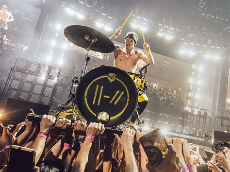 Crowd Work With Josh Dun Of Twenty One Pilots Drum Magazine