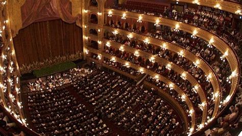 Tragedia En El Emblemático Teatro Colón Porteño