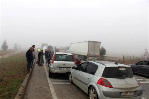 Amasya da yoğun sis nedeniyle zincirleme trafik kazaları 5 yaralı