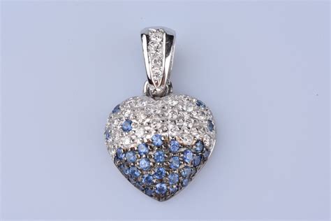 Pendentif Coeur En Or Blanc Diamants Ronds Brillants Bijoux Et