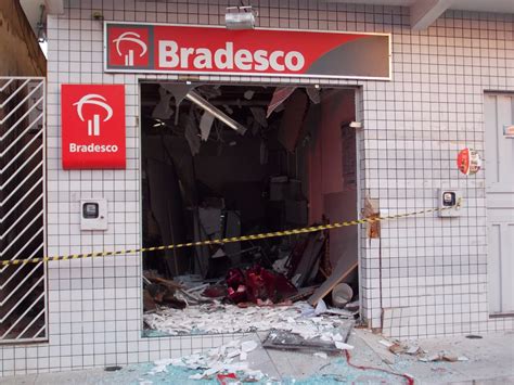 A NOTÍCIA BOM SUCESSO PB Bandidos Explodem Agência do Banco Bradesco