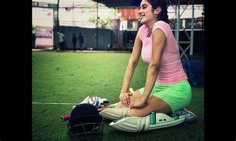 Jahnvi Kapoor Looks Steamy HOT In Casual Crop Top Denim Shorts