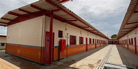 Escola De Ensino Médio Antonieta Banhos Fernandes - GDF entregou 14 escolas de ensino fundamental e médio entre 2020 e 2025 ...