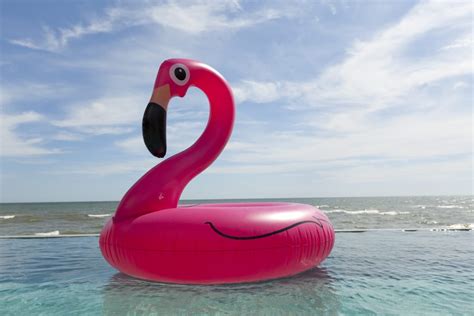 People Using Inflatable Toys We Don T Want Them To Become Drowning