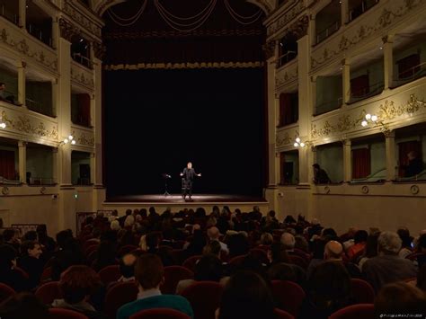 Tornano Gli Spettacoli Al Niccolini La Nuova Stagione Del Teatro Pi