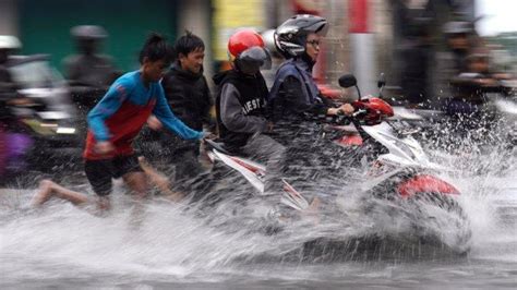 Jalan Kopo Citarip Kota Bandung Terendam Banjir Tribunjabar Id