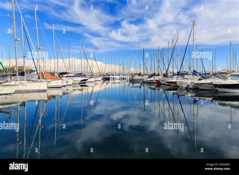 Segelyachten Mit Mast Spiegelungen Im Wasser Marina Port Vauban