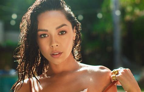 Pool Model Sun Ring Brunette Look Mouth Balcony