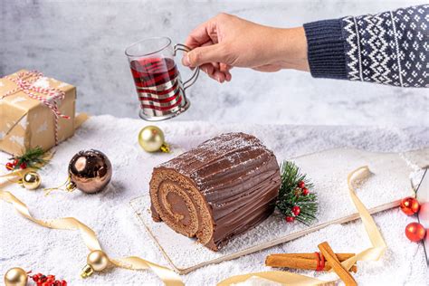 How to make Christmas Yule Log – Jack and Beyond