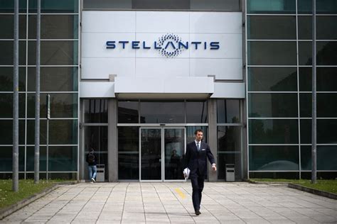 Jeep Ram Maker Stellantis Looks For New Ceo To Succeed Carlos Tavares