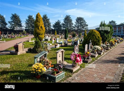 Tombe dei morti Fotos und Bildmaterial in hoher Auflösung Alamy