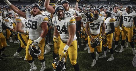 College Football Predicting Every Big Ten Teams 2018 Record