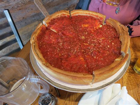 Great Pizza at Giordano's, Chicago : r/Pizza