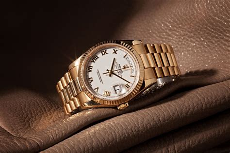 Best Men's Rolex Watches for Smaller Wrists - BobsWatches.com