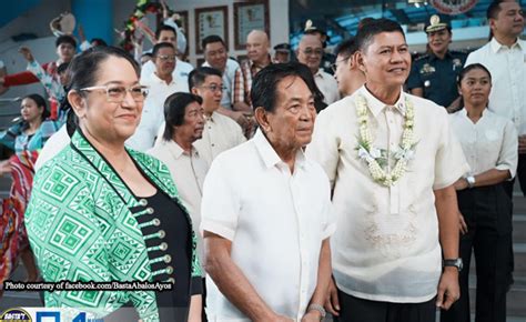 Mayor Ben Abalos Signs Sisterhood Agreement With Alaminos Laguna