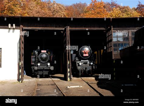 Potentes locomotoras antiguas fotografías e imágenes de alta resolución