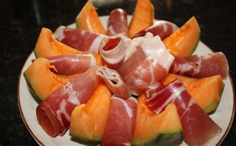 Ingrédients pour 4 personnes 1 Melon 1 Kg environ 200 g Jambon cru