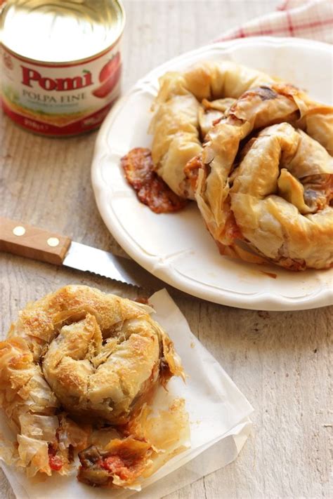 Una Ricetta Per Pomi Spirali Di Pasta Fillo Con Melanzane E Pomodoro