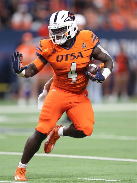 Florida Atlantic Owls Vs UTSA Roadrunners Prediction 10 19 2024